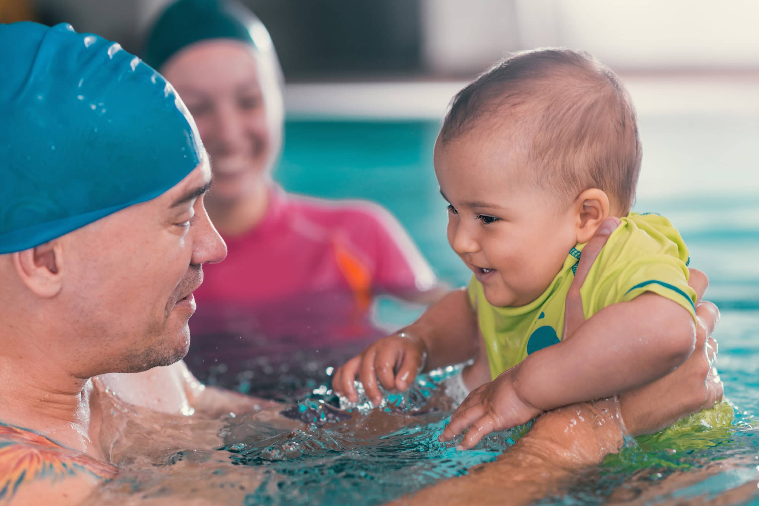 Baby swimming class NAtació per a nadons: 5 Benefici Increíbles a Trèvol Lleida